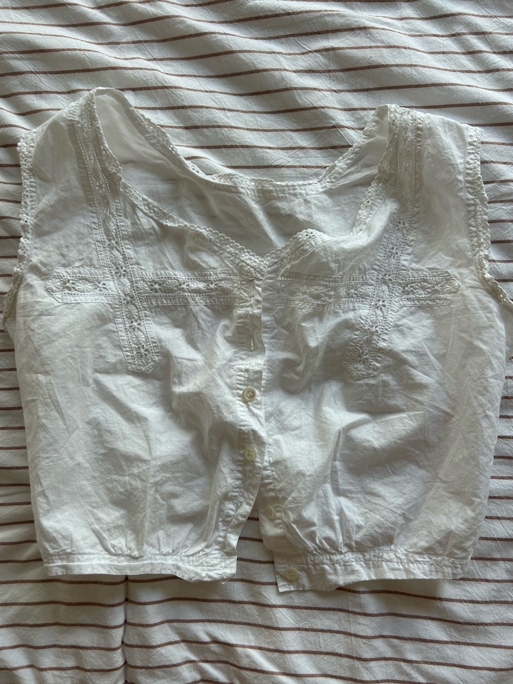 Vintage White Lace-Trim Cotton Sleeveless Button Front Top
